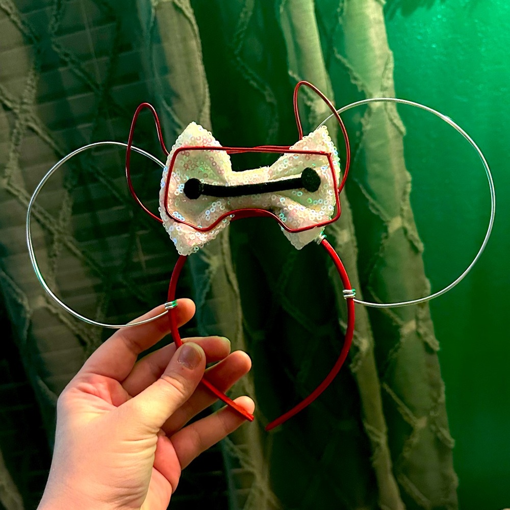 DISNEY- Big Hero Six Suited Baymax Wire Ears